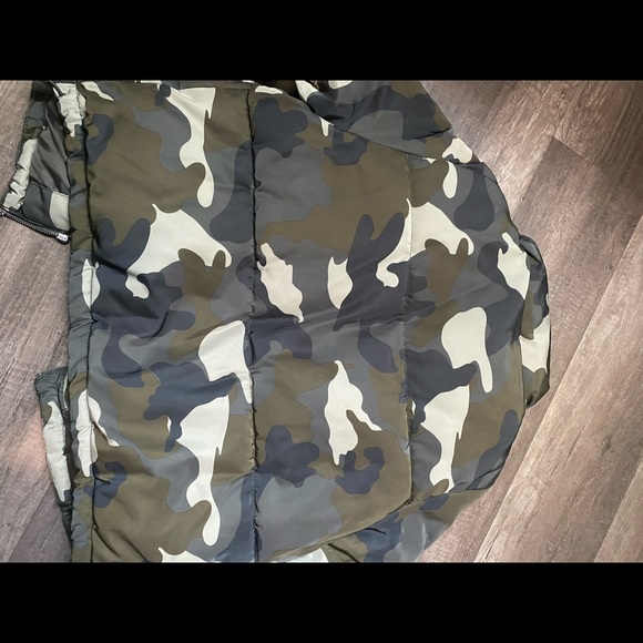 H&M Camo Puffer Cropped Jacket - Picture 5 of 5